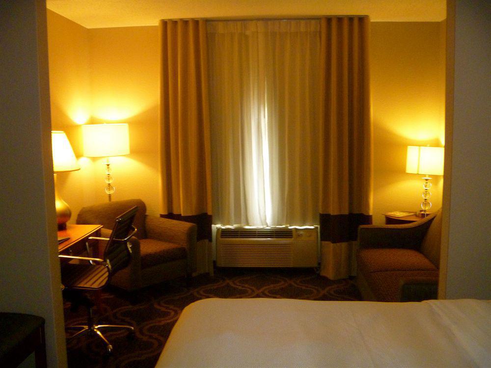 Comfort Suites Pineville - Ballantyne Area Exterior foto
