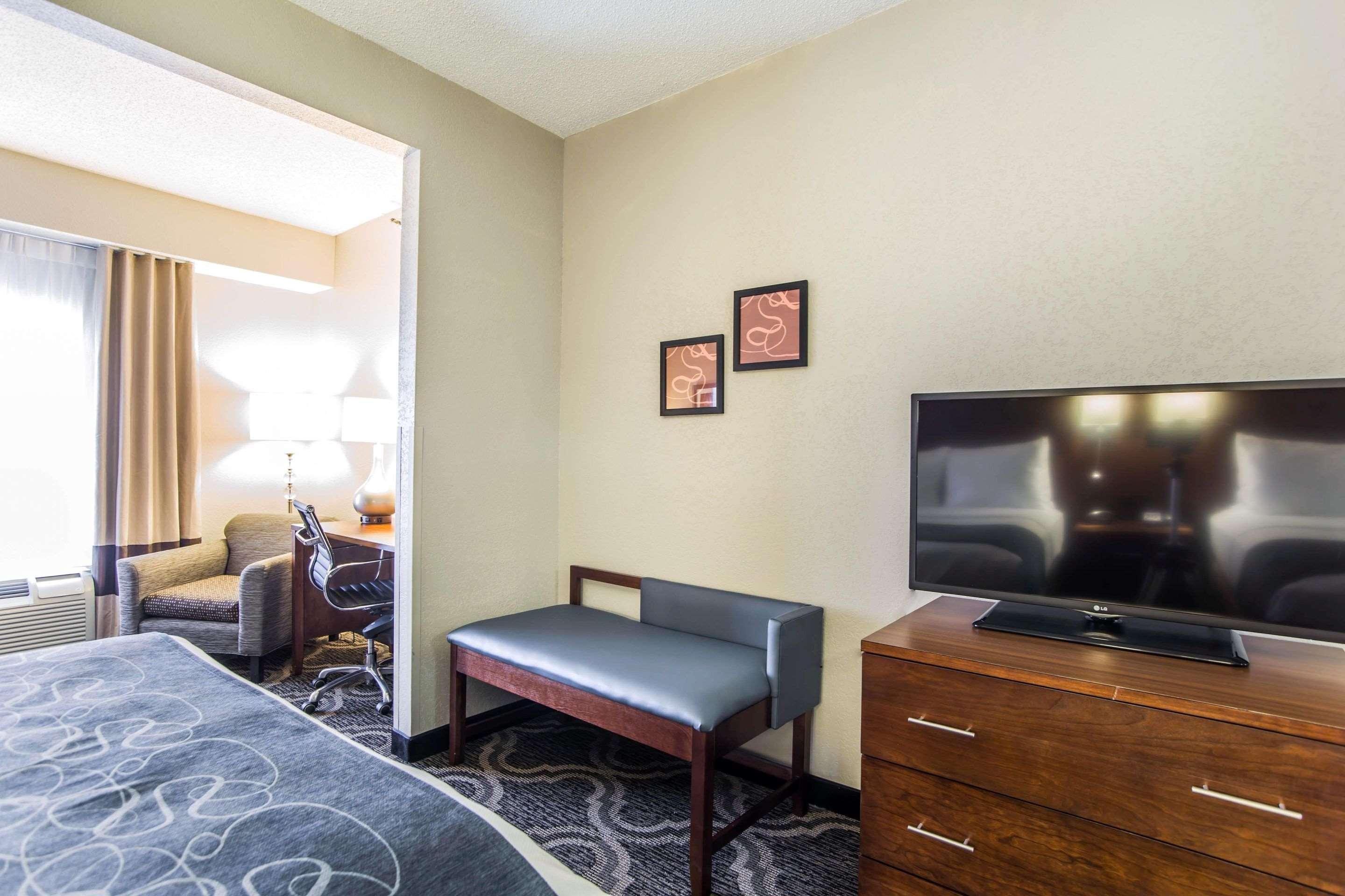 Comfort Suites Pineville - Ballantyne Area Exterior foto