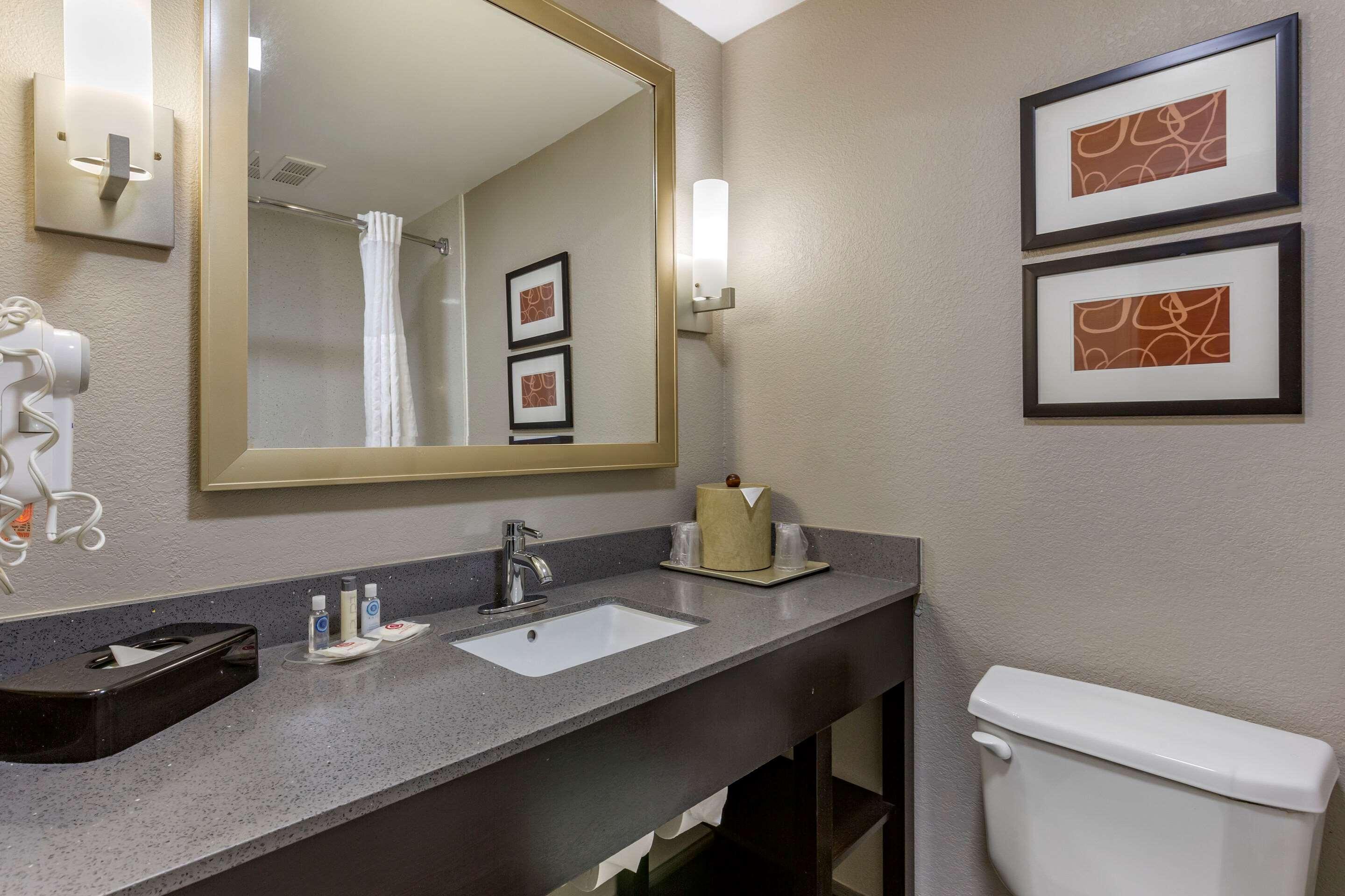 Comfort Suites Pineville - Ballantyne Area Exterior foto