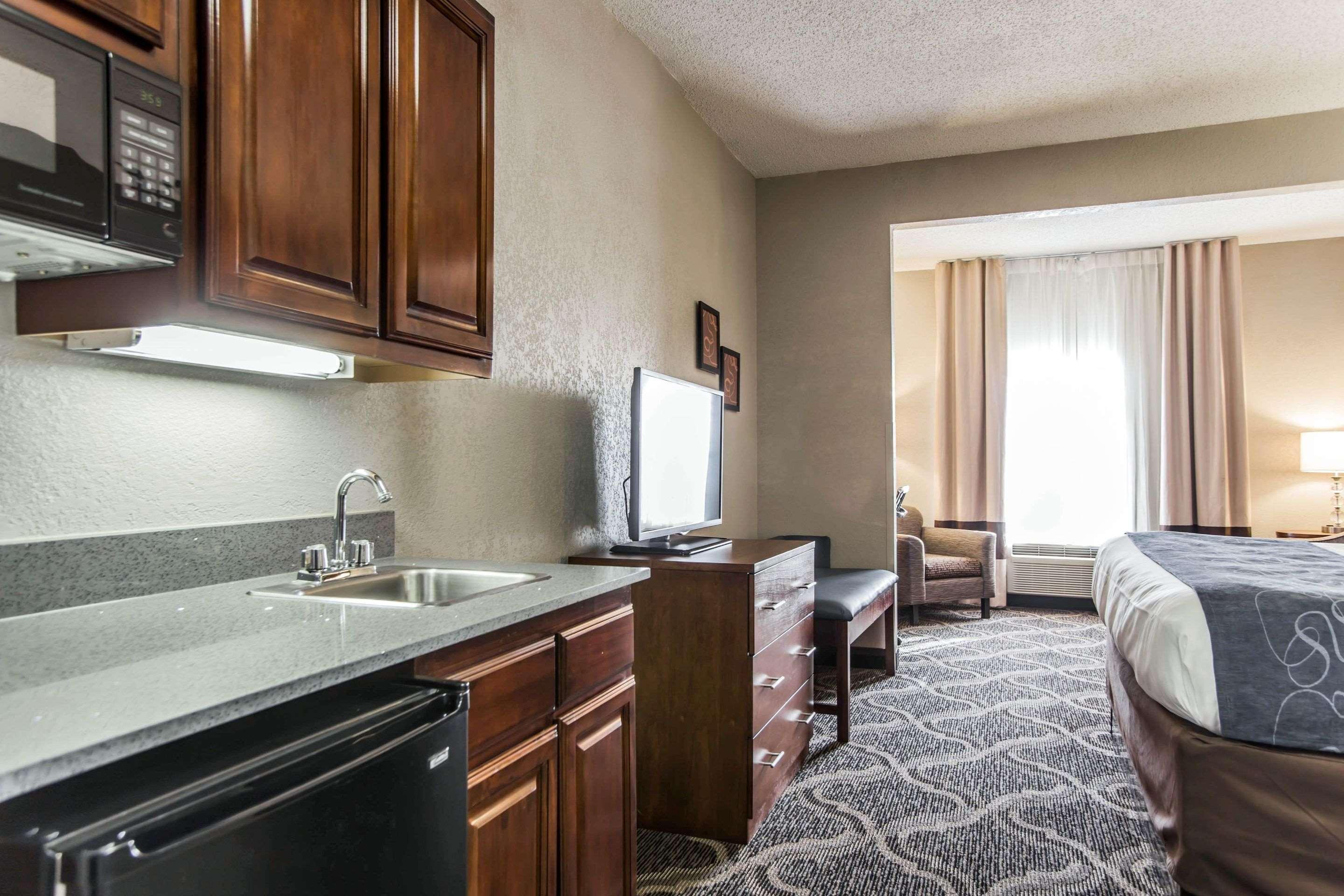 Comfort Suites Pineville - Ballantyne Area Exterior foto
