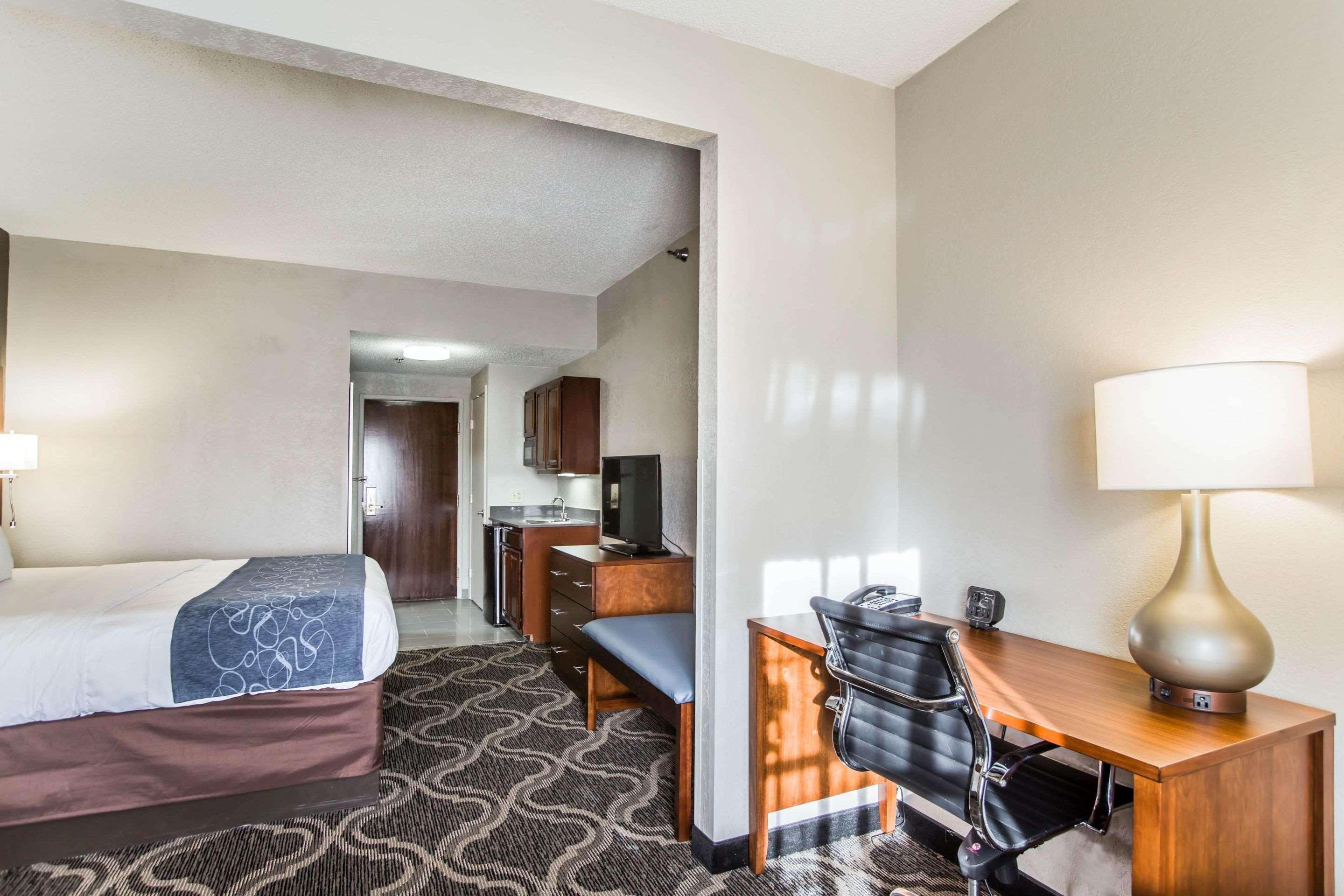 Comfort Suites Pineville - Ballantyne Area Exterior foto