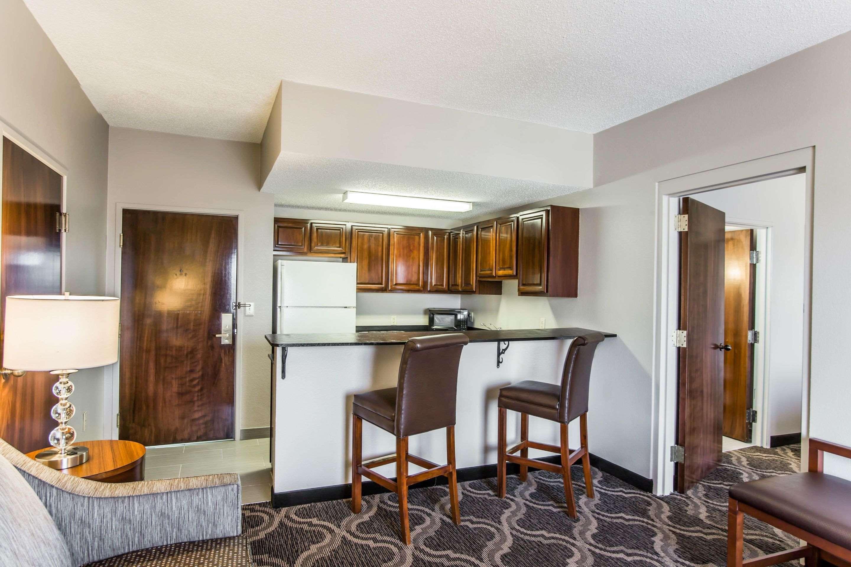 Comfort Suites Pineville - Ballantyne Area Exterior foto
