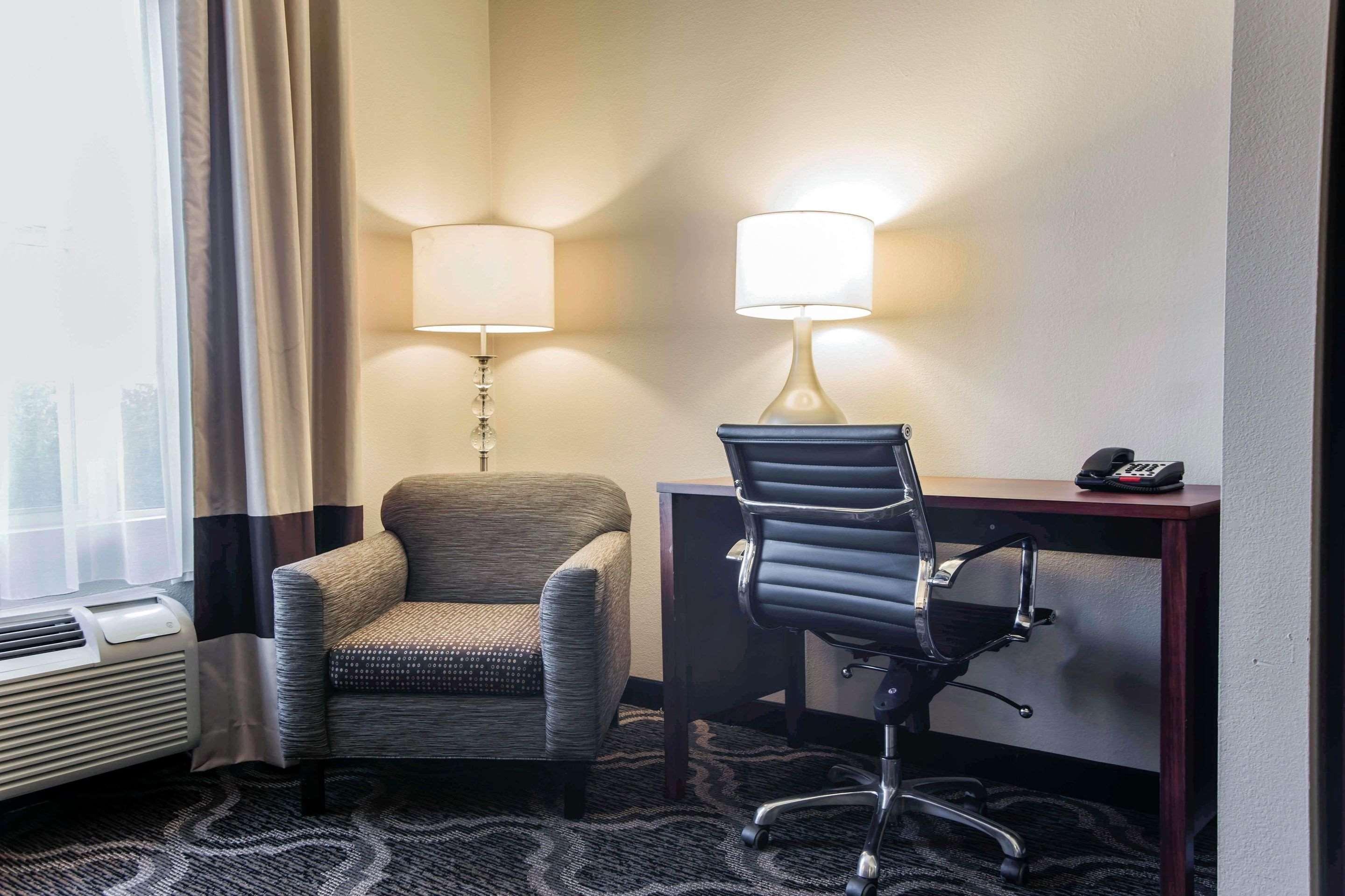 Comfort Suites Pineville - Ballantyne Area Exterior foto