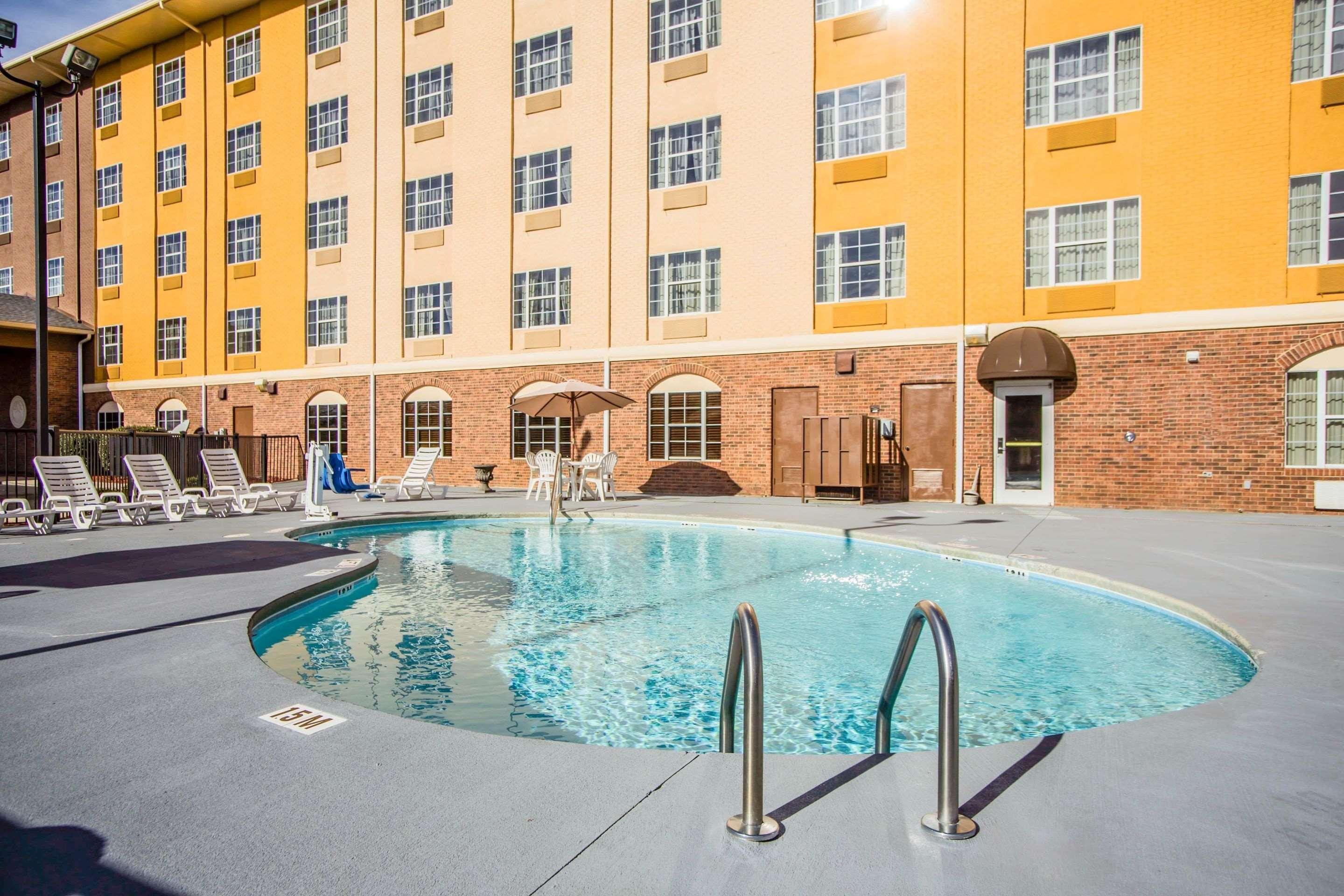 Comfort Suites Pineville - Ballantyne Area Exterior foto